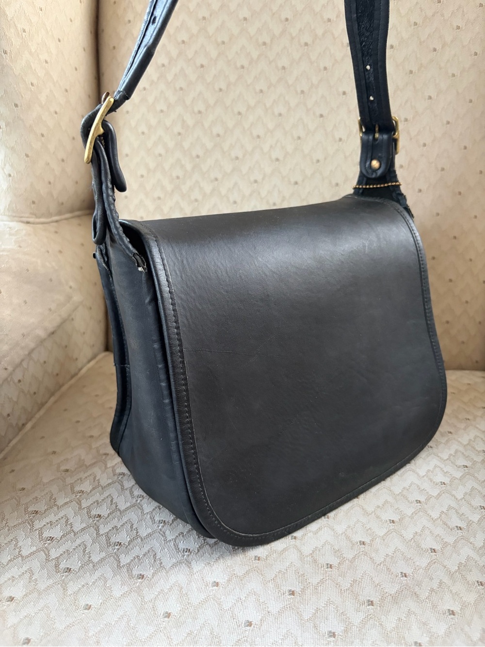Vintage Coach NYC 9170 Classic Shoulder Bag in Black  Narrow Strap READ!!!